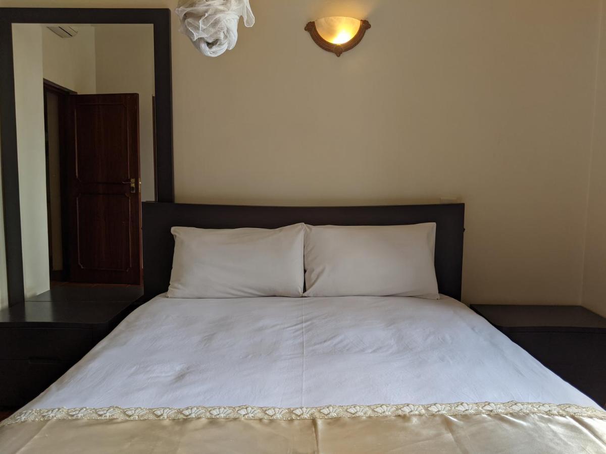 Prestige Hotel Suites Kampala Bagian luar foto