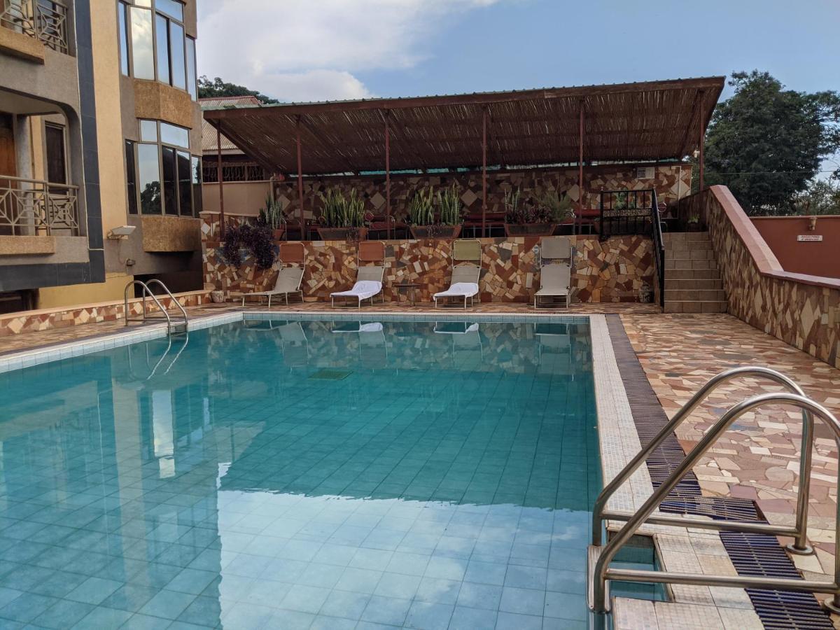 Prestige Hotel Suites Kampala Bagian luar foto