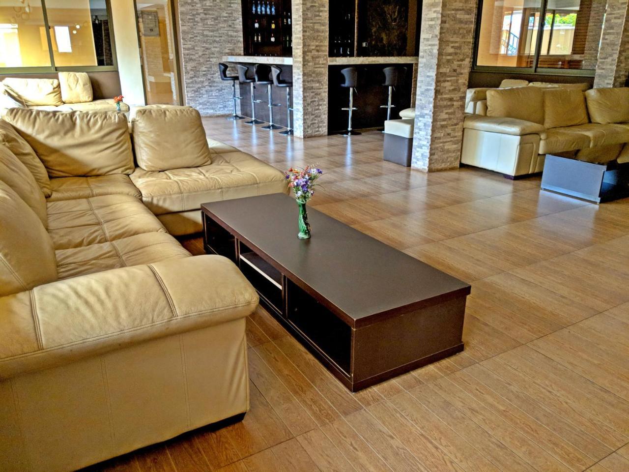 Prestige Hotel Suites Kampala Bagian luar foto