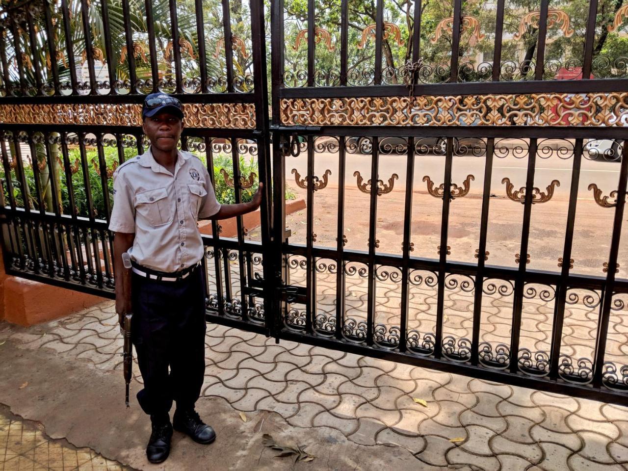 Prestige Hotel Suites Kampala Bagian luar foto
