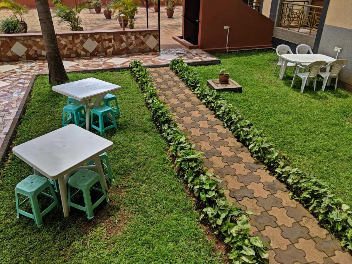 Prestige Hotel Suites Kampala Bagian luar foto